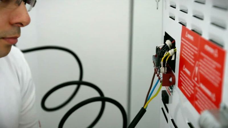 Хочешь стать электриком? Мы подскажем где лучше учиться и что для этого необходимо