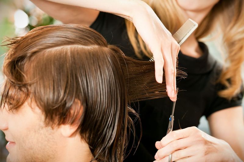 Легкий поиск достойных школ для парикмахеров