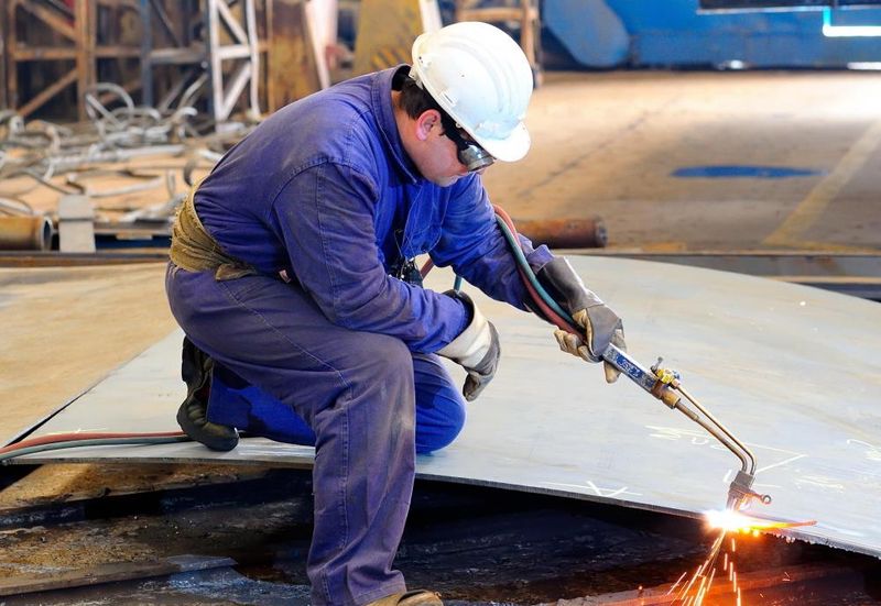 Где находится лучшая школа газоэлектросварки