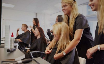 Где найти курсы в учебном центре, училище (пту), лицее парикмахерского искусства на дому или индивидуально?