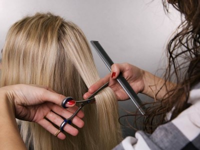 Как и где выбрать учебный центр (курсы) по парикмахерскому искусству с устройством на работу