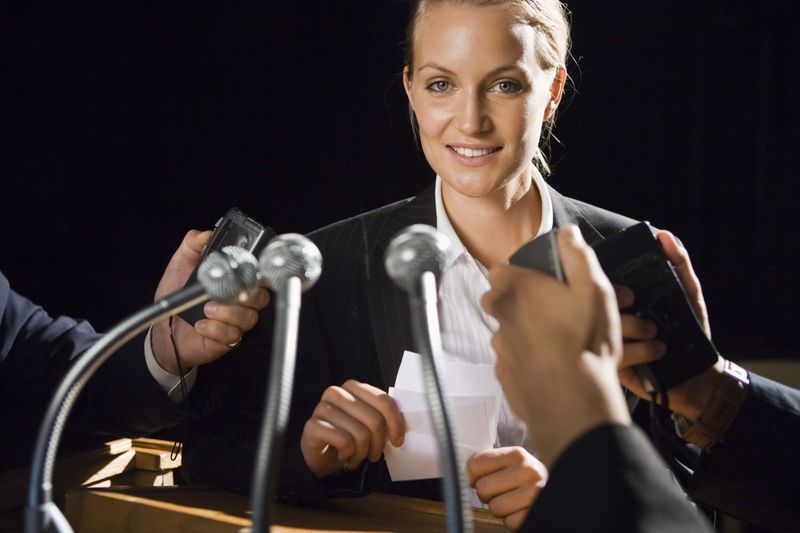 Как и где выбрать академию риторики с работой после обучение (курсов)