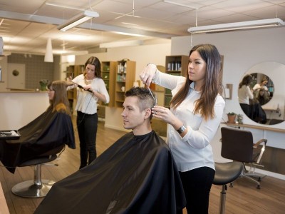 Как выбрать училище (пту), центр обучения парикмахерскому искусству для девушек, девочек?