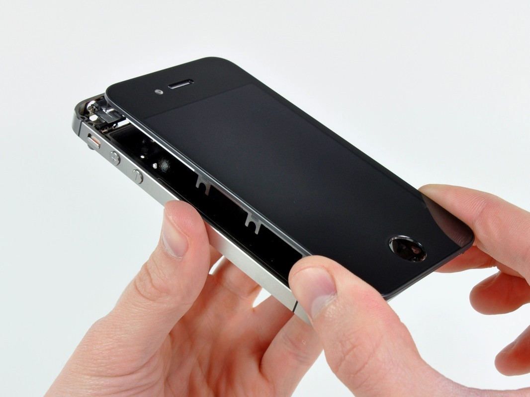Замена модуля на айфон. LCD экран iphone 5. Стекло модуля дисплея айфон 5s. Замена экрана iphone 5s. 5 Айфон починка экрана.
